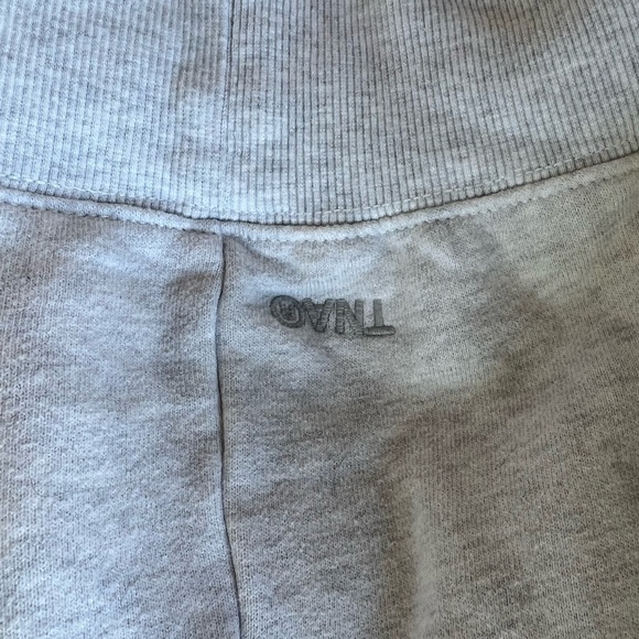 TNA Perfect Hoodie Aritzia - Picture 3 of 3